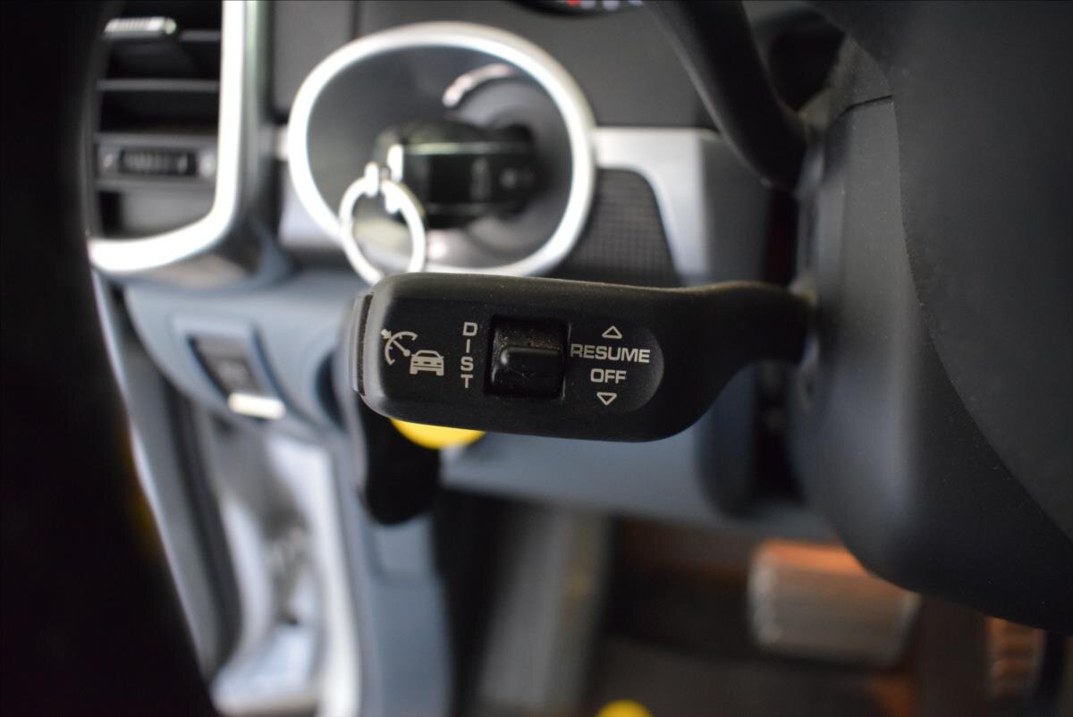 Porsche Cayenne SUV 4,8 l 405 kw