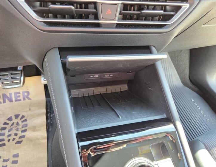 Volkswagen Tiguan SUV / Terénní 2,0 l 195 kw