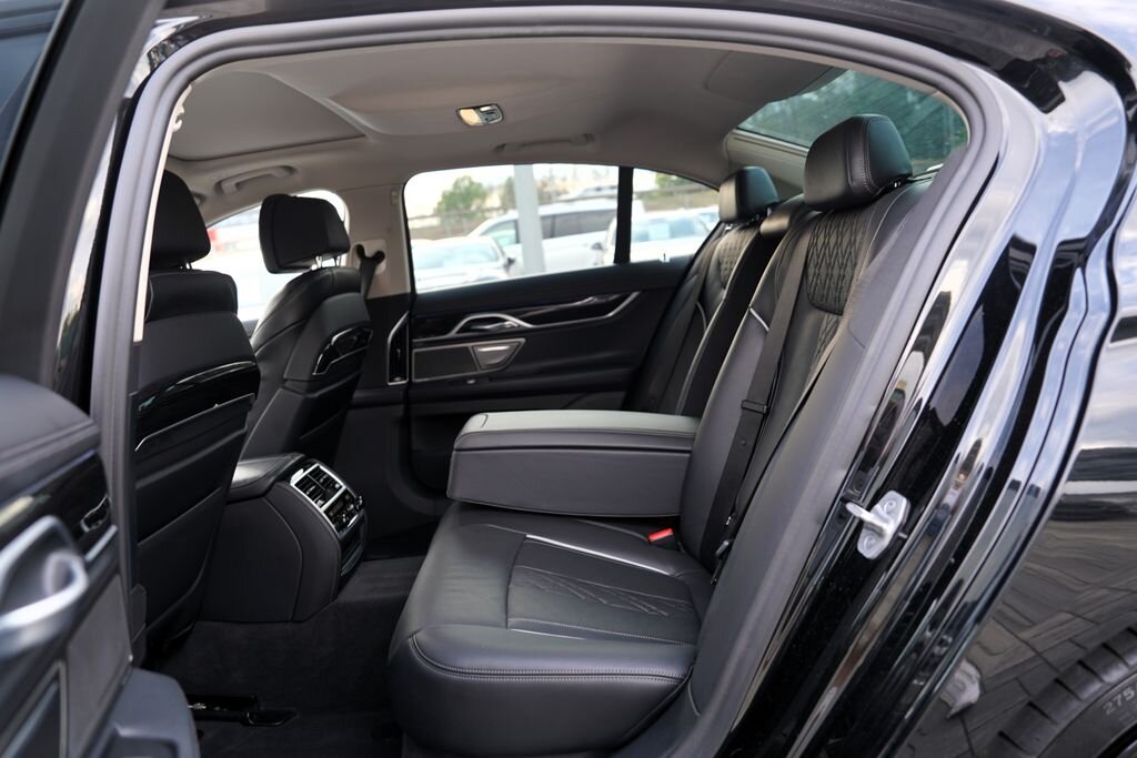 BMW Řada 7 Sedan / Limuzína 4,4 l 390 kw