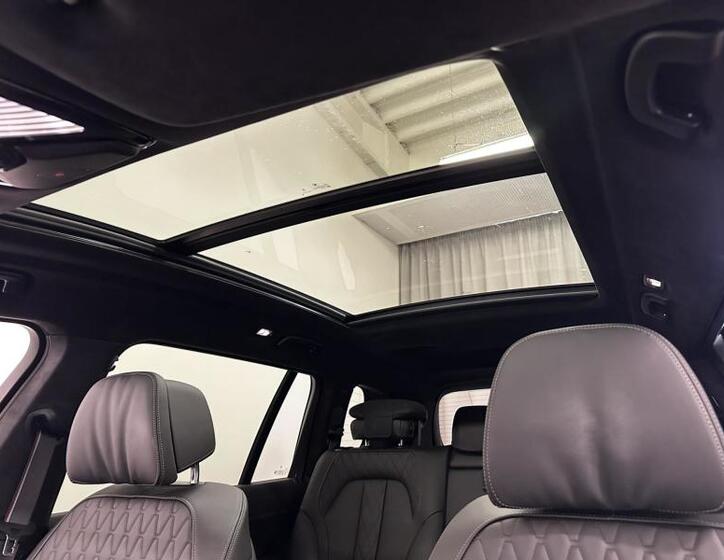 BMW X7 16