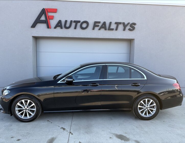 Mercedes-Benz Třídy E Sedan / Limuzína 2,0 l 143 kw