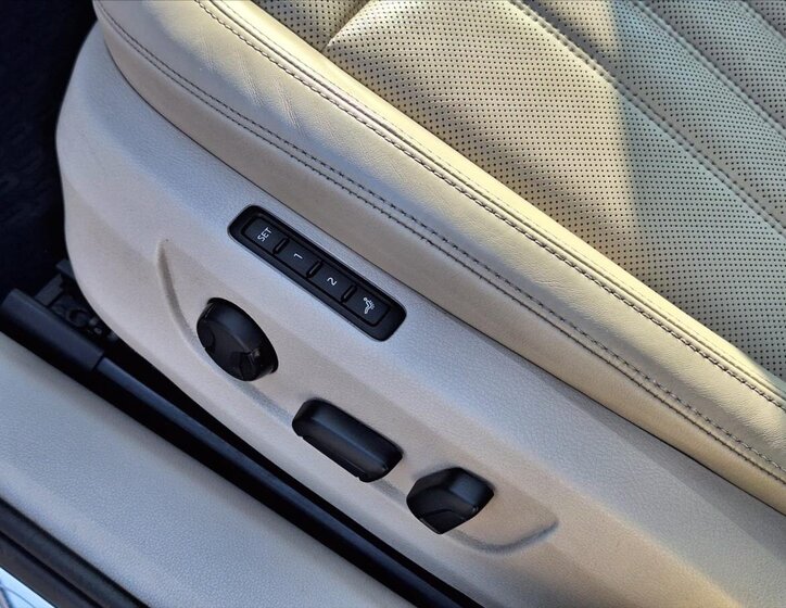 Škoda Superb Sedan / Limuzína 2,0 l 140 kw