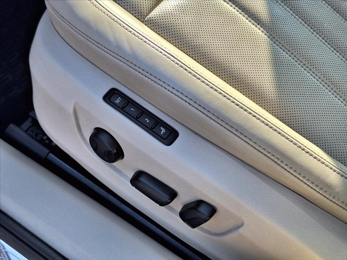 Škoda Superb Sedan / Limuzína 2,0 l 140 kw