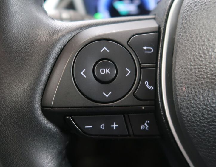 Toyota Corolla Cross 23