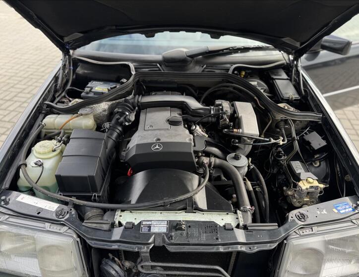 Mercedes-Benz 124 14