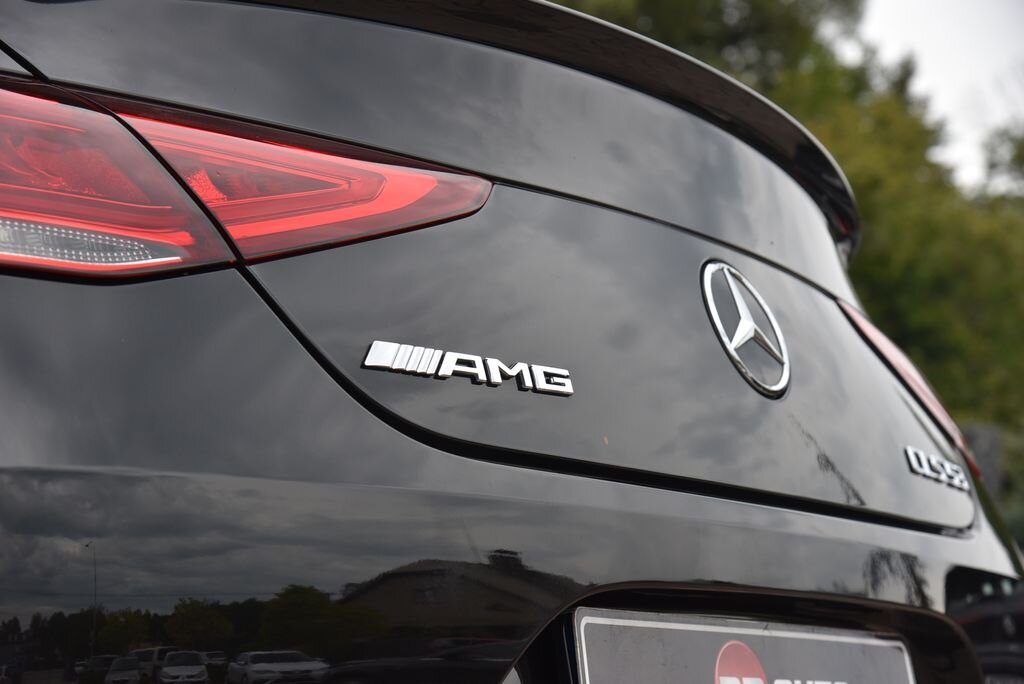 Mercedes-Benz CLS Sedan 3,0 l 320 kw