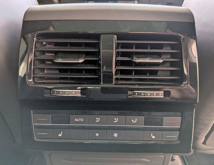 Volkswagen Touareg SUV / Terénní 3,0 l 210 kw