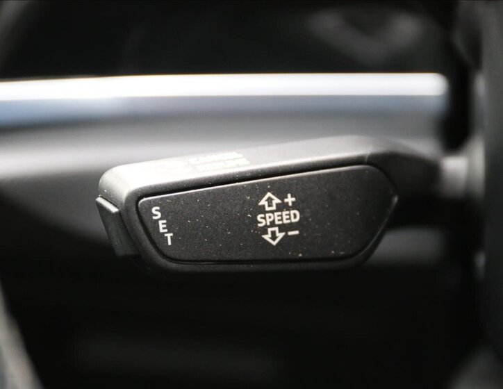 Audi Q3 SUV 2,3 l 137 kw