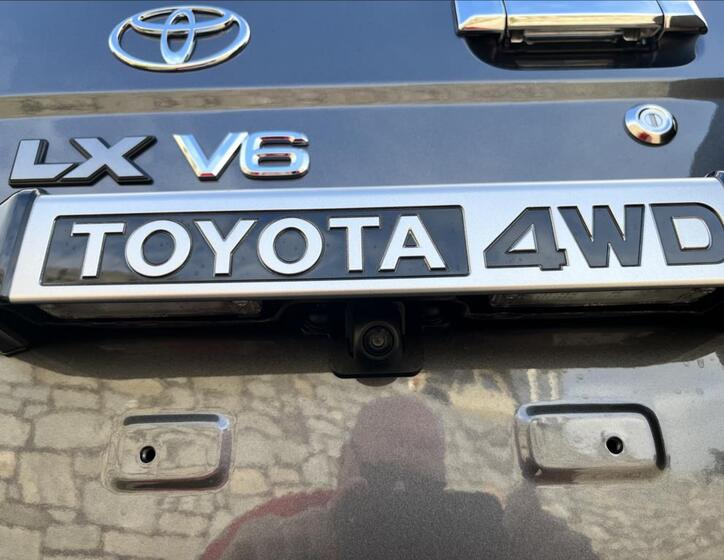 Toyota Land Cruiser 36