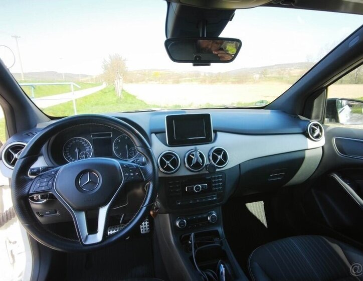 Mercedes-Benz AMG One SUV / Terénní 0,0 125 kw