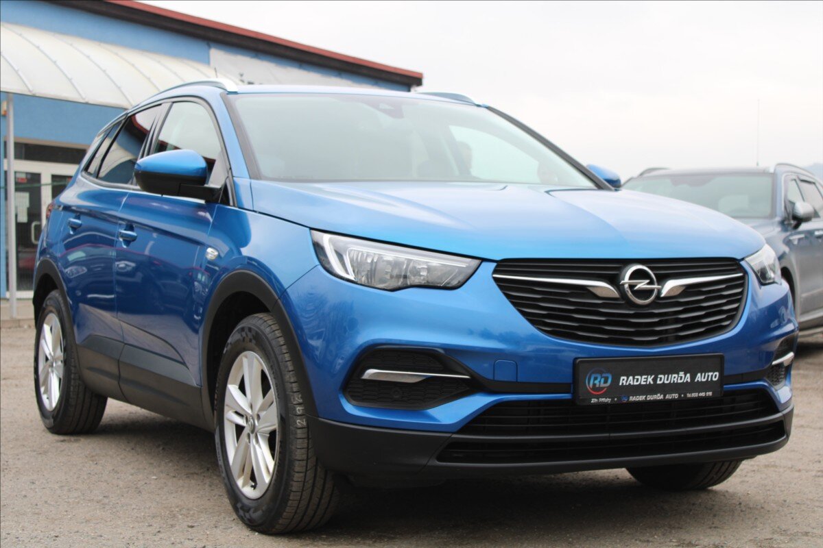 Opel Grandland X SUV 1,2 l 96 kw