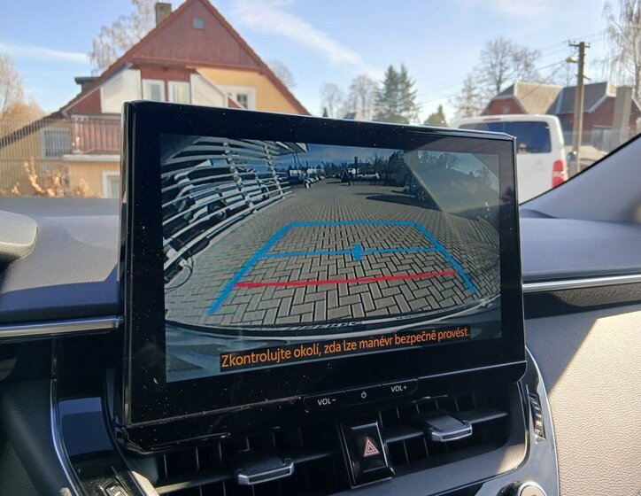 Toyota Corolla Sedan 1,5 l 92 kw