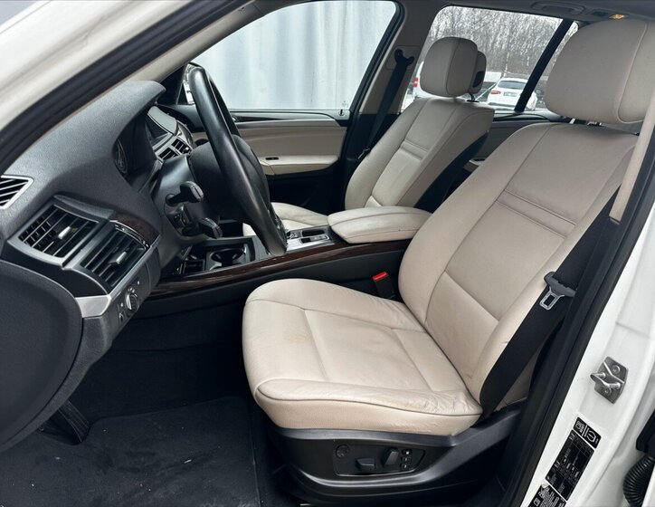 BMW X5 Kombi 3,0 l 180 kw