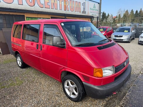 Volkswagen Transporter Kombi 2,5 l 65 kw