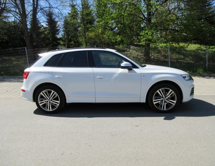 Audi Q5 SUV / Terénní 2,0 l 140 kw