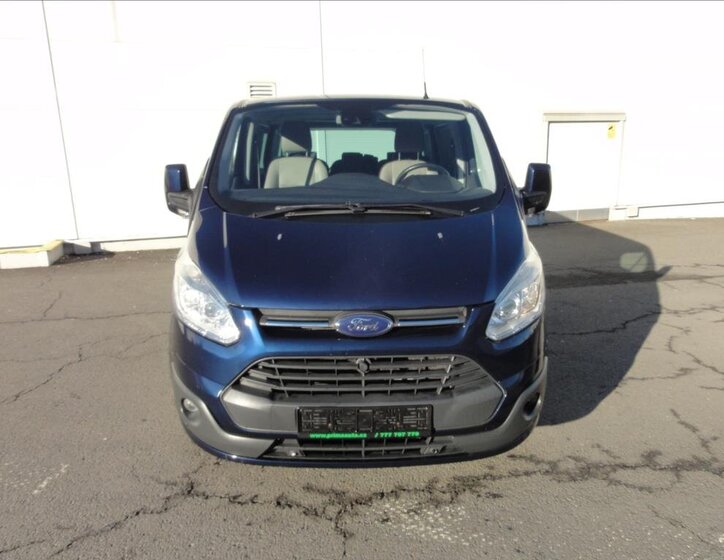 Ford Tourneo Custom 11