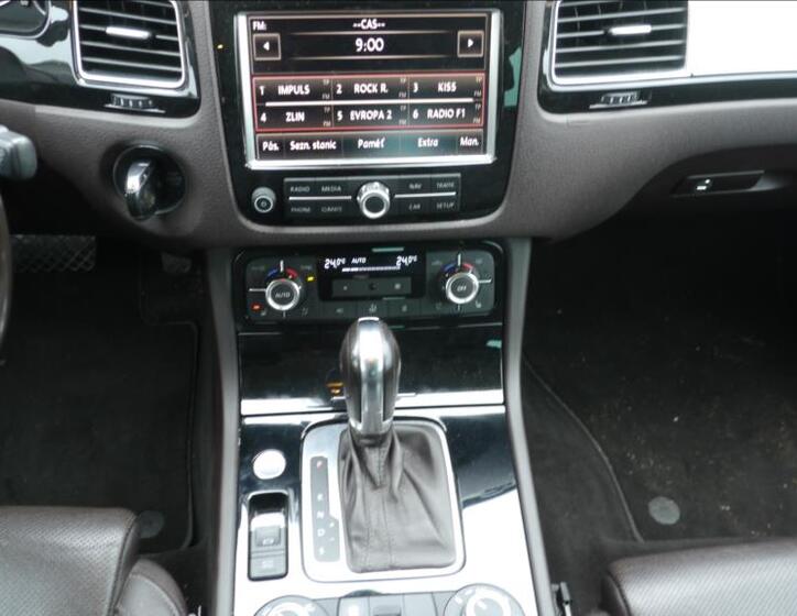 Volkswagen Touareg 8