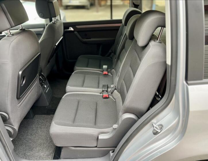 Volkswagen Touran 12