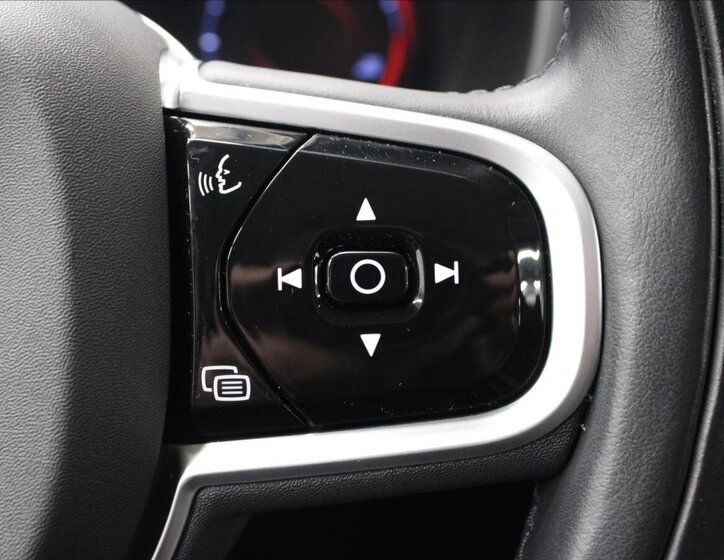 Volvo XC90 SUV / Terénní 2,0 l 173 kw