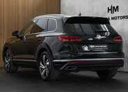 Volkswagen Touareg 2