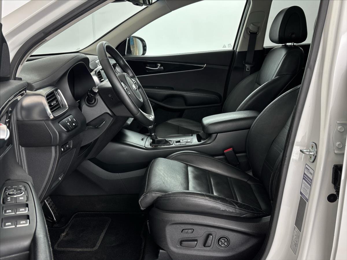 KIA Sorento SUV / Terénní 2,2 l 147 kw