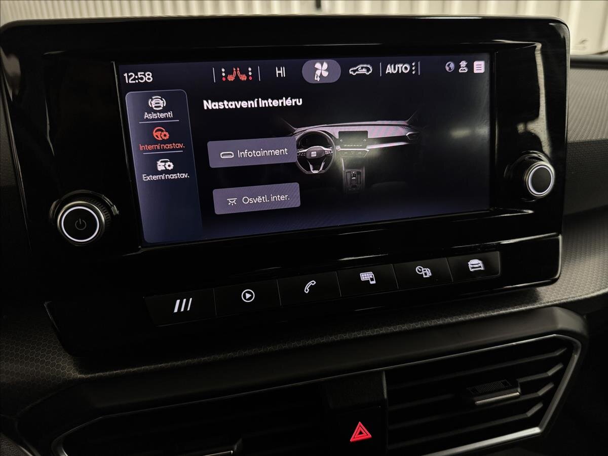 Seat Leon Hatchback 1,5 l 96 kw