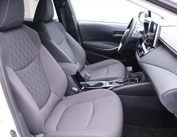 Toyota Corolla Sedan 1,5 l 92 kw