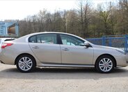 Renault Latitude Sedan / Limuzína 2,0 l 127 kw