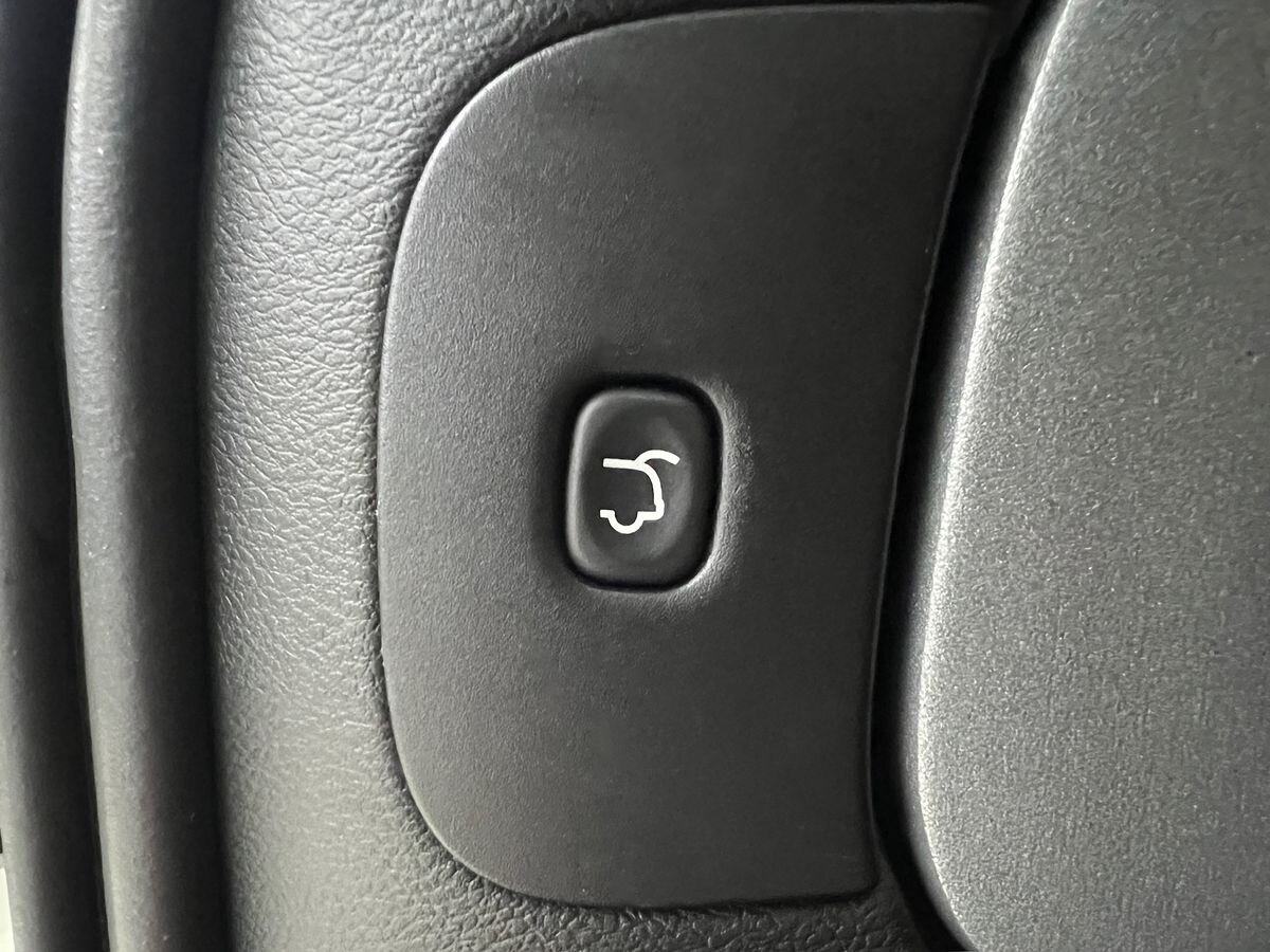 Jeep Cherokee SUV 2,0 l 125 kw