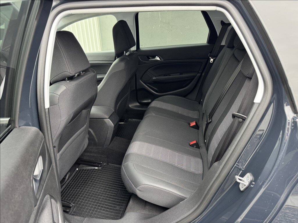 Peugeot 308 Kombi 1,5 l 96 kw