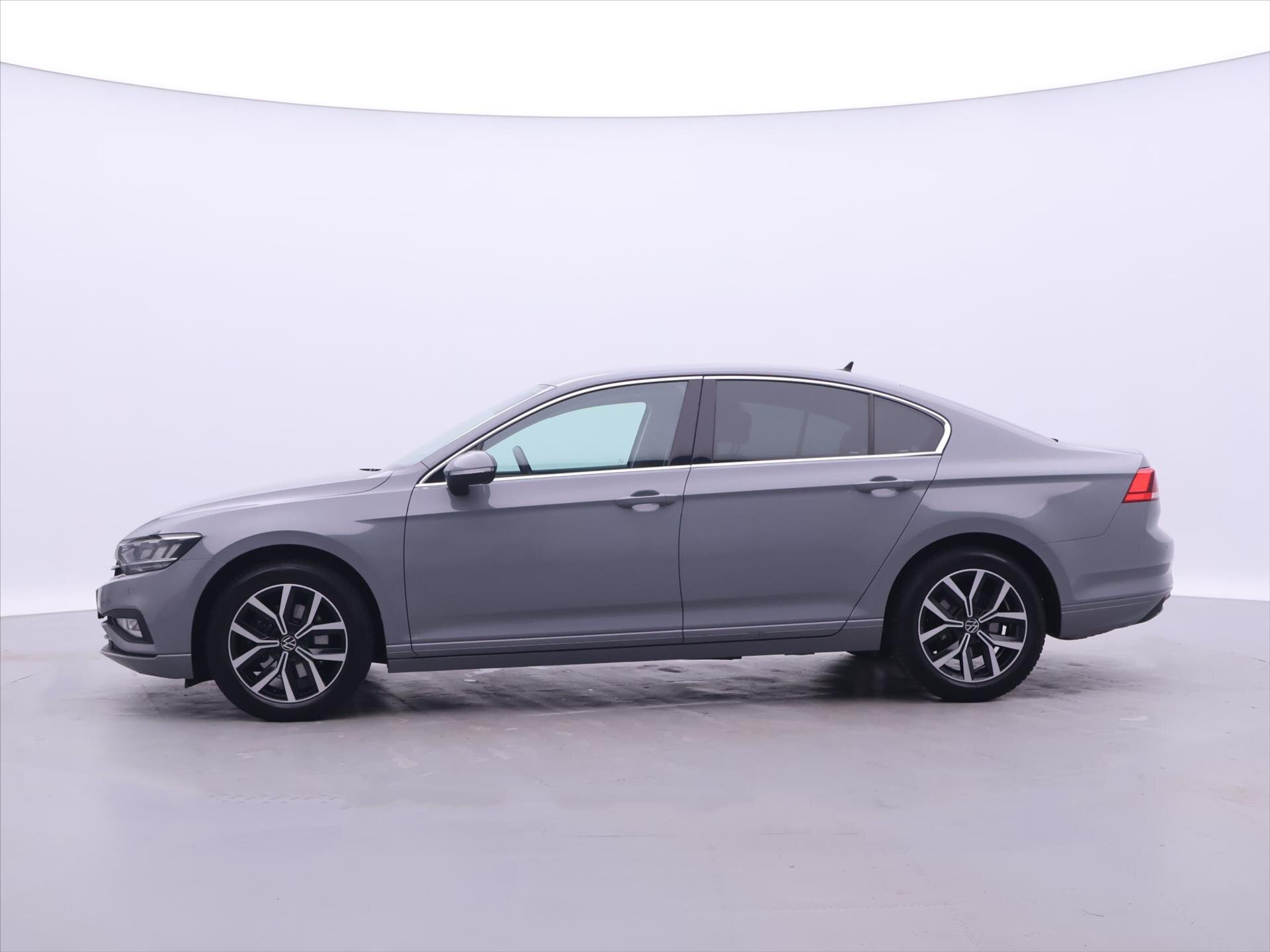 Volkswagen Passat Sedan / Limuzína 1,5 l 110 kw