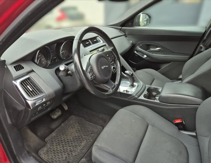 Jaguar E-Pace SUV 2,0 l 132 kw