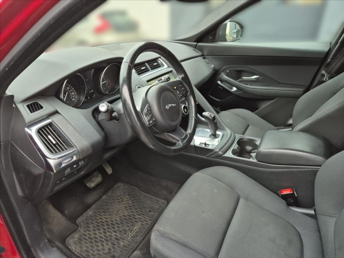 Jaguar E-Pace SUV 2,0 l 132 kw