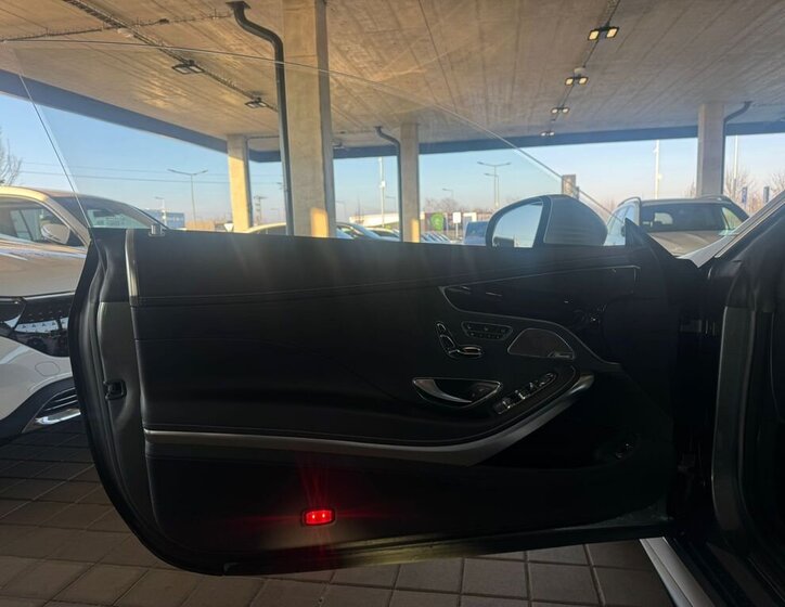 Mercedes-Benz Třídy S Kupé 4,0 l 345 kw