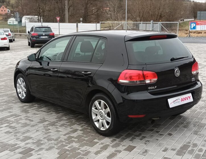Volkswagen Golf Hatchback 1,2 l 77 kw