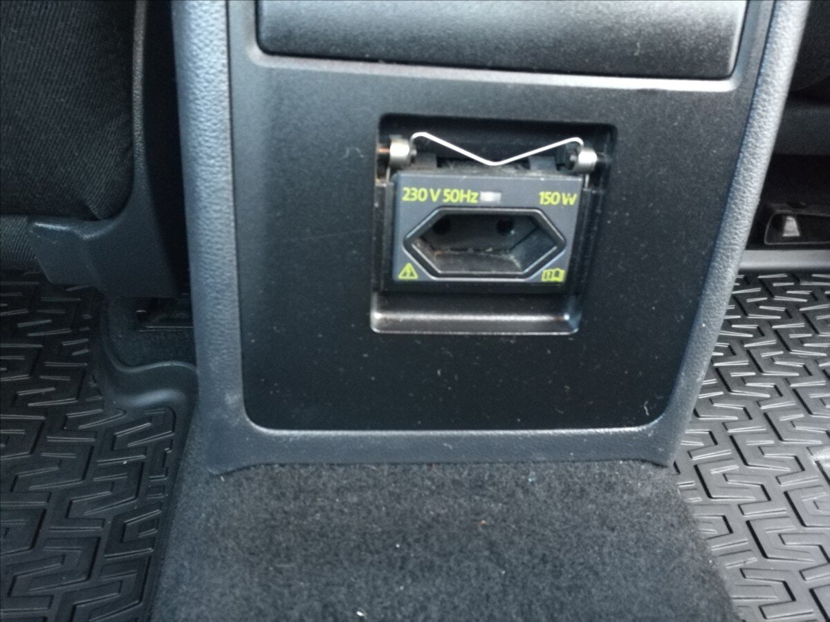 Škoda Octavia Sedan / Limuzína 1,6 l 77 kw