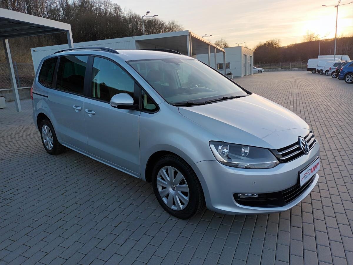 Volkswagen Sharan Kombi 2,0 l 103 kw