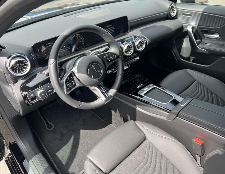 Mercedes-Benz Třídy A Hatchback 1,3 l 120 kw