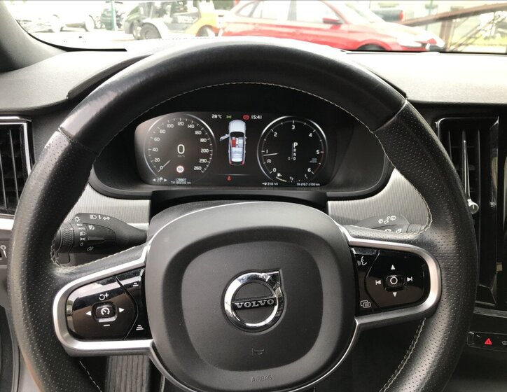 Volvo V90 Kombi 2,0 l 140 kw