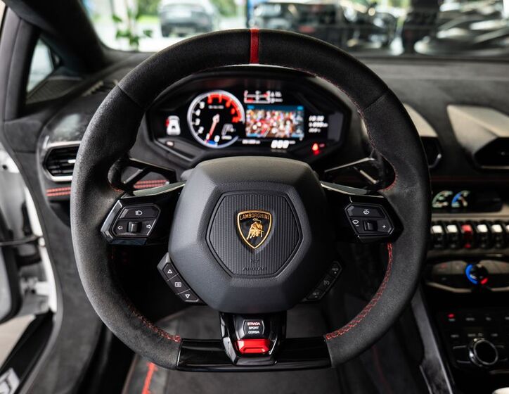 Lamborghini Huracán 6