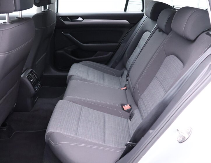 Volkswagen Passat Kombi 2,0 l 110 kw