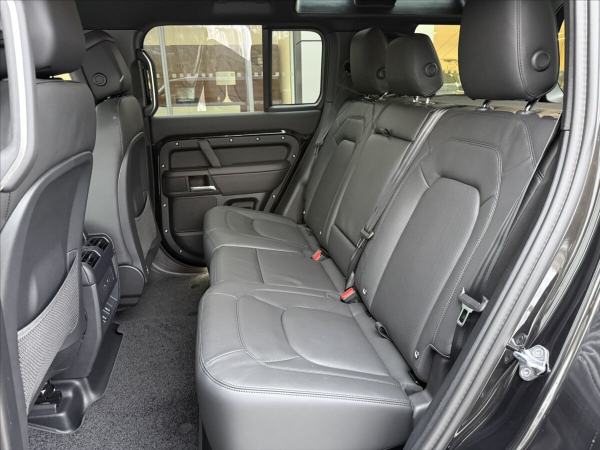 Land Rover Defender SUV 3,0 l 257 kw