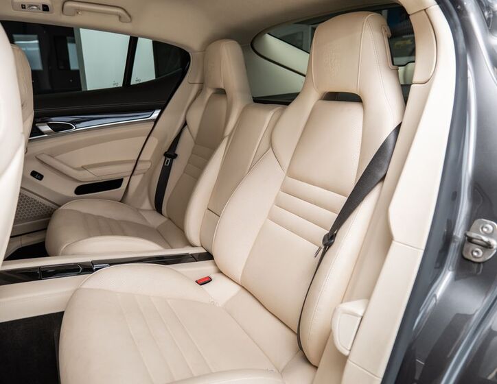 Porsche Panamera 11