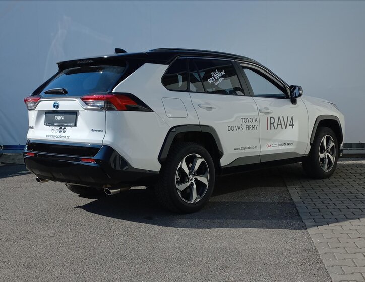 Toyota RAV4 SUV / Terénní 2,5 l 136 kw