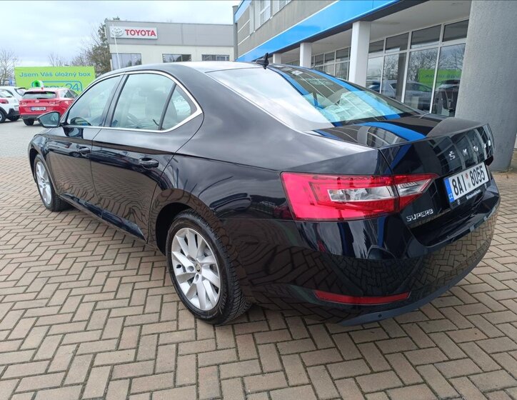 Škoda Superb Liftback 2,0 l 110 kw