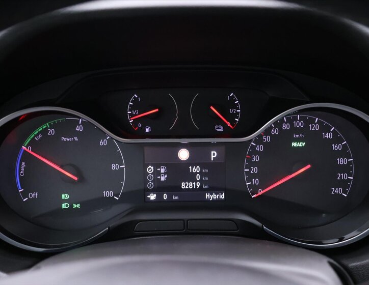 Opel Grandland X SUV / Terénní 1,6 l 147 kw