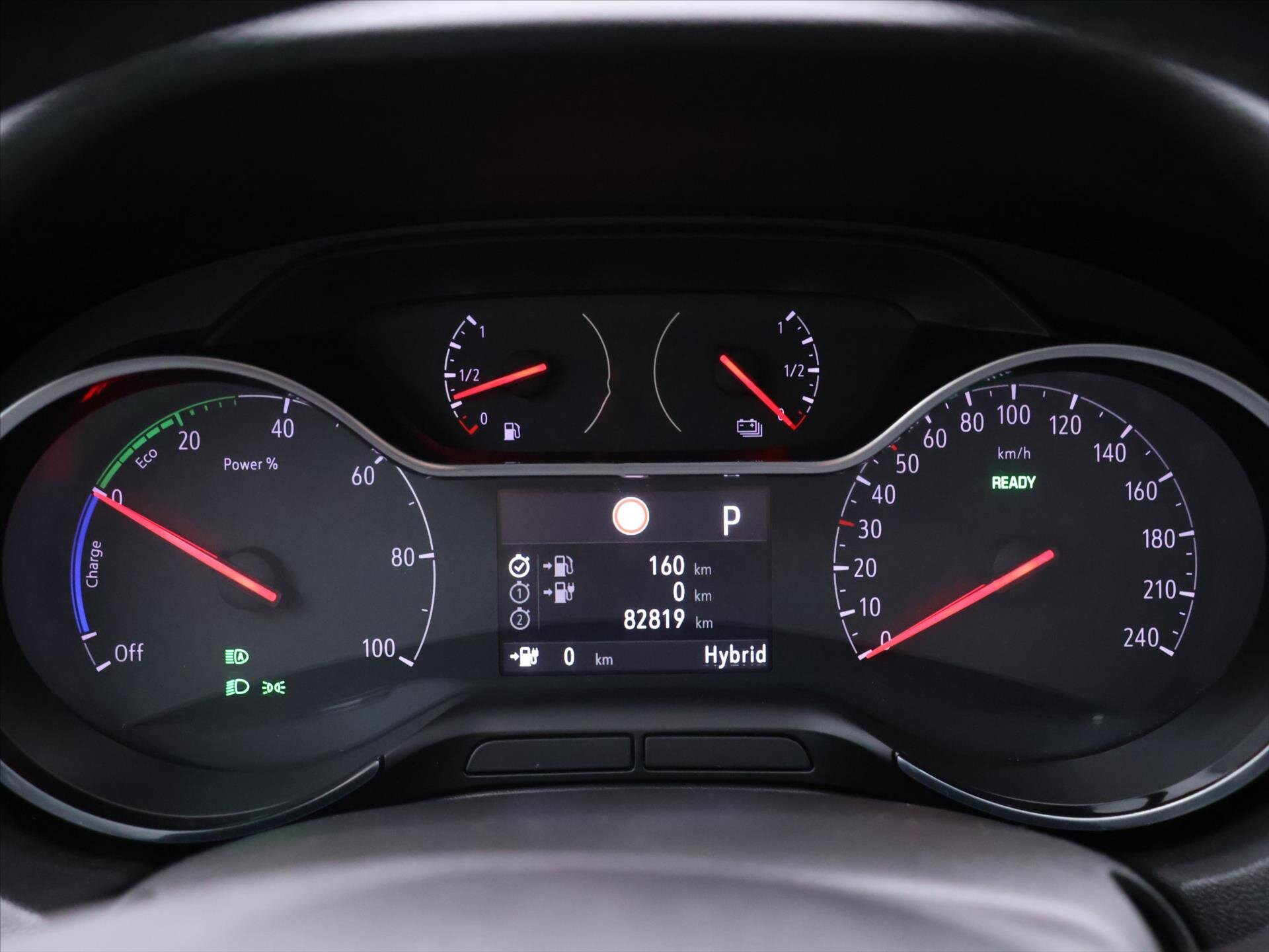 Opel Grandland X SUV / Terénní 1,6 l 147 kw