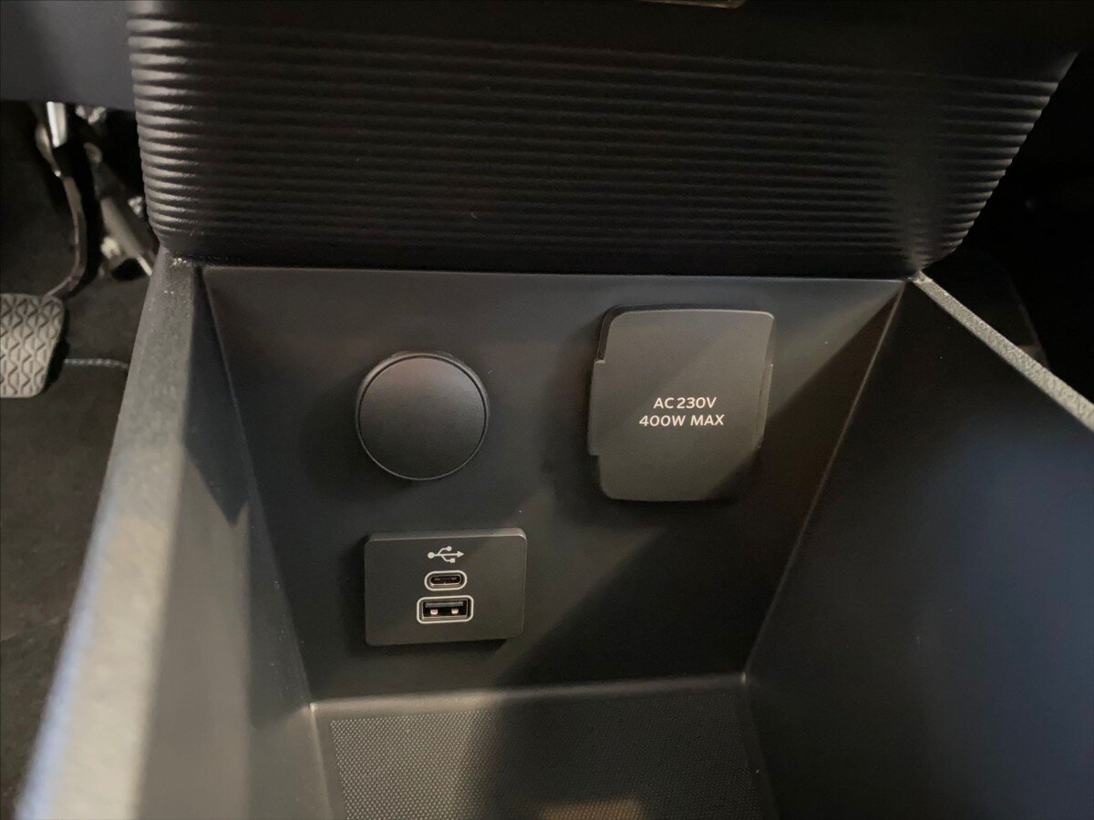 Ford Tourneo Courier MPV 0,0 100 kw