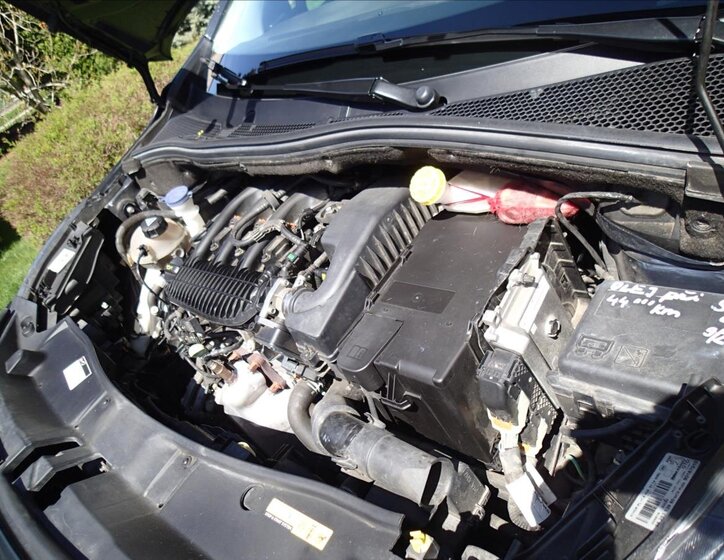 Peugeot 2008 Kombi 1,2 l 61 kw