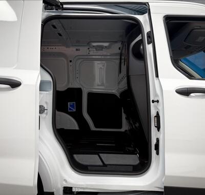 Ford Transit Courier 14